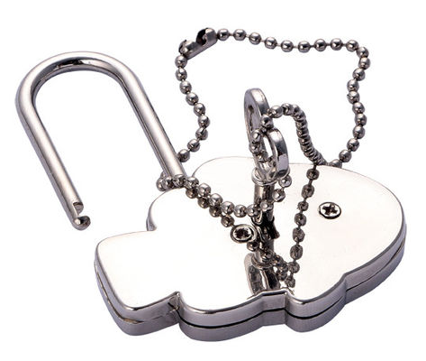 Personalized Assorted Metal Keychain Customized Shape For Souvenir Campaigns Oil Filled Logo
