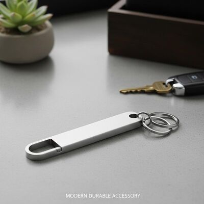 Good price Minimalist Silver Metal Keychain Holder Modern Durable Accessory Perfect for Keeping Keys Secure and Organized online